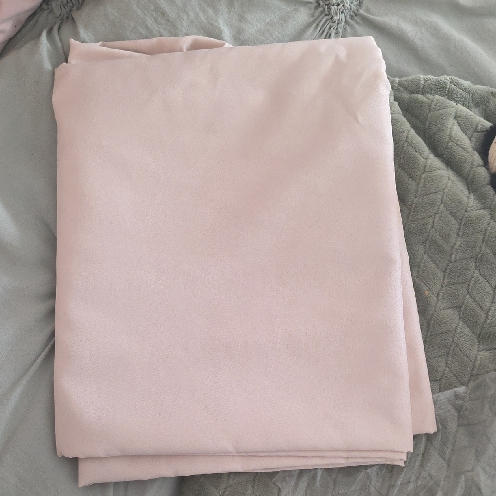 New Round Tablecloth 120" Lt. Creamy Tan - Poly